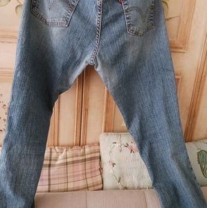 Levi's 518 low rise boot cut jeans size 9